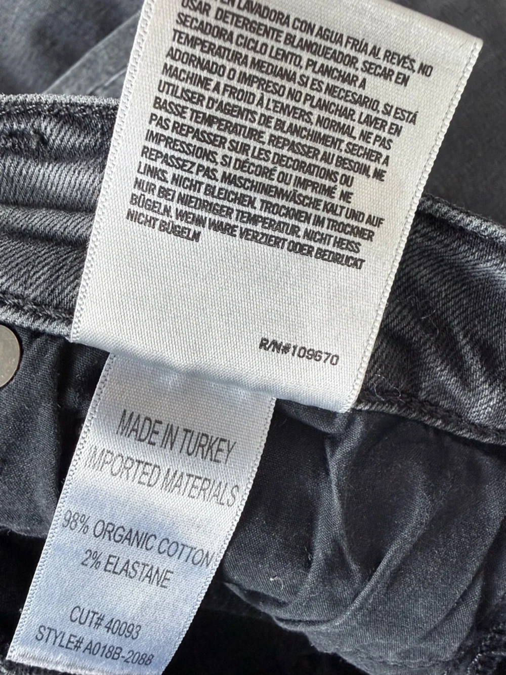 AGOLDE Sophie High Rise Crop Jeans in Princeton 28 Washed Black Classic